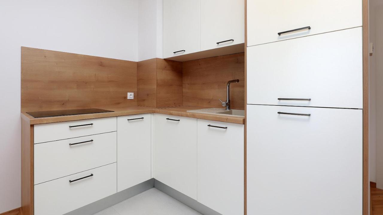Apartments Tomy Новалья Экстерьер фото